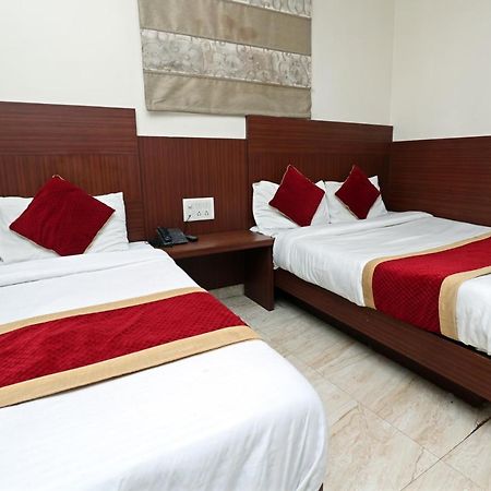 Hotel Toto International Dx Nowe Delhi Zewnętrze zdjęcie