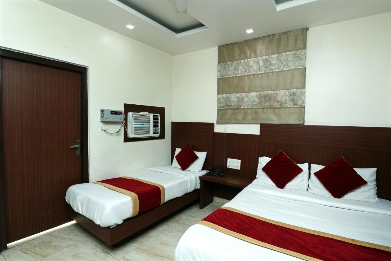 Hotel Toto International Dx Nowe Delhi Zewnętrze zdjęcie