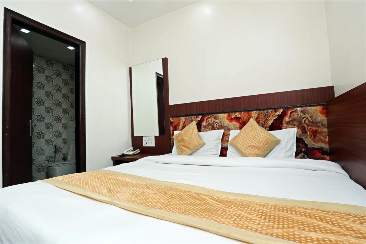Hotel Toto International Dx Nowe Delhi Zewnętrze zdjęcie