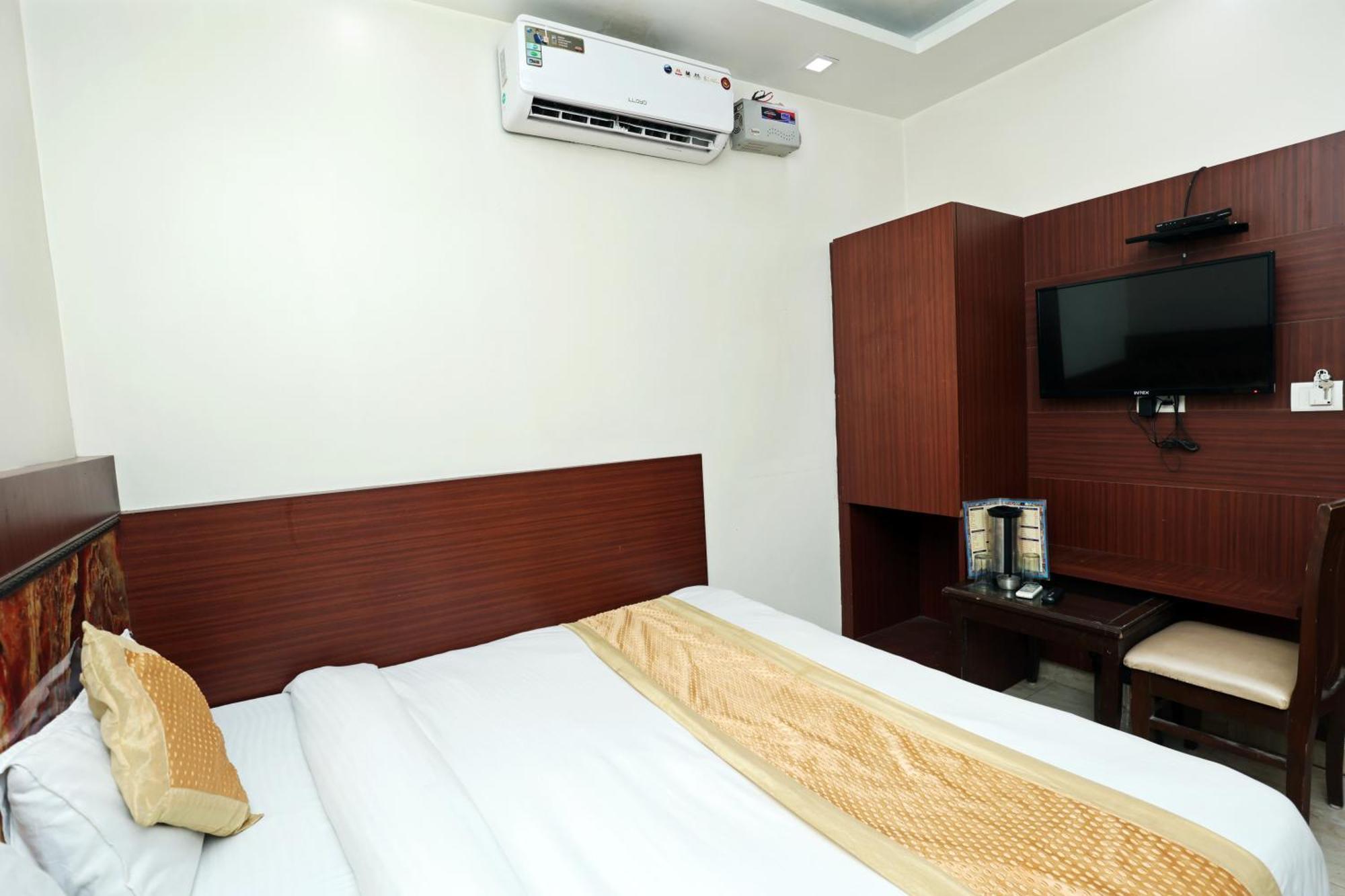 Hotel Toto International Dx Nowe Delhi Zewnętrze zdjęcie